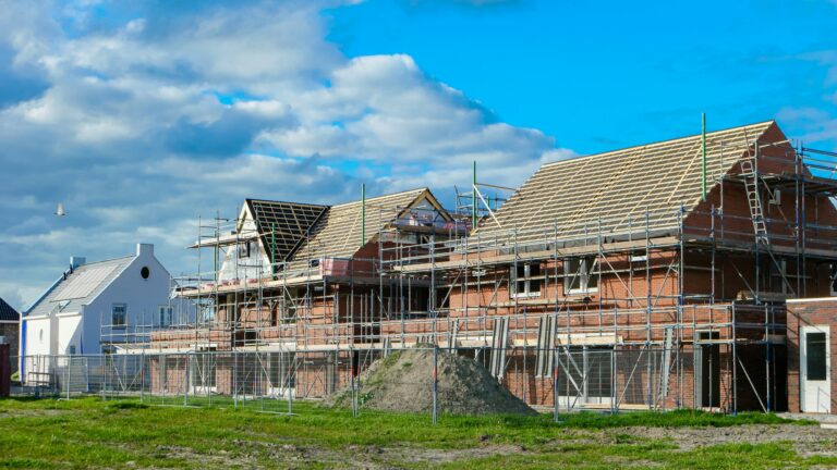 Quel matériau choisir pour une maison durable et élégante ?